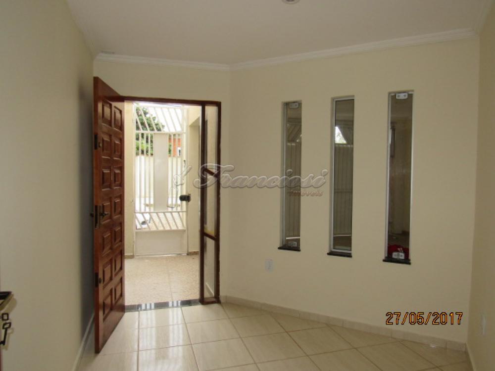 Alugar Casa / Padrão em Itapetininga R$ 1.800,00 - Foto 2