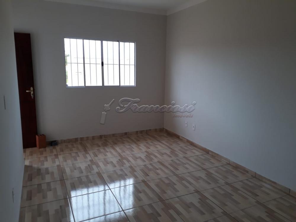 Alugar Casa / Padrão em Itapetininga R$ 1.300,00 - Foto 2