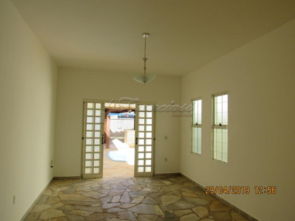 Alugar Casa / Padrão em Itapetininga R$ 1.300,00 - Foto 6