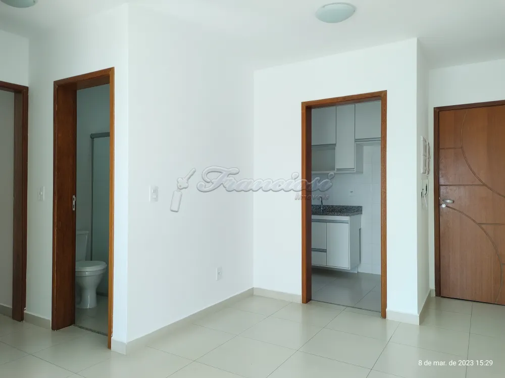 Alugar Apartamento / Condomínio em Itapetininga R$ 1.300,00 - Foto 2