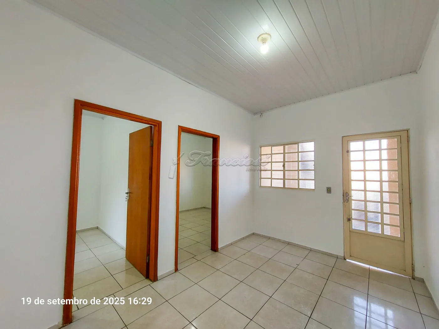 Alugar Casa / Padrão em Itapetininga R$ 1.400,00 - Foto 1
