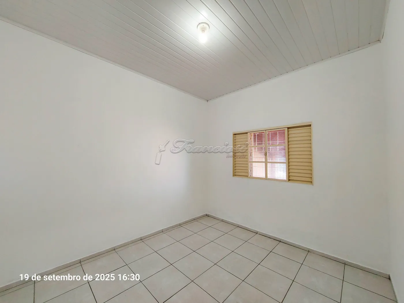 Alugar Casa / Padrão em Itapetininga R$ 1.400,00 - Foto 2