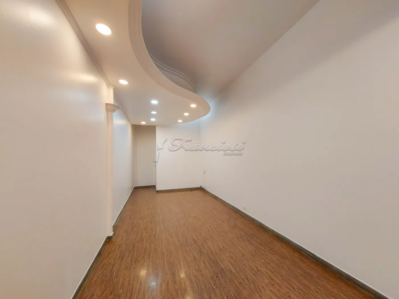 Alugar Comercial / Salão em Itapetininga R$ 2.300,00 - Foto 2