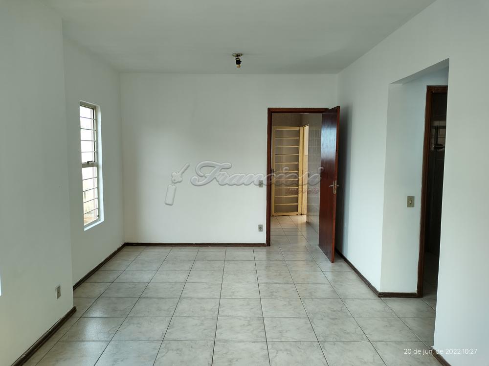 Alugar Casa / Padrão em Itapetininga R$ 1.400,00 - Foto 2