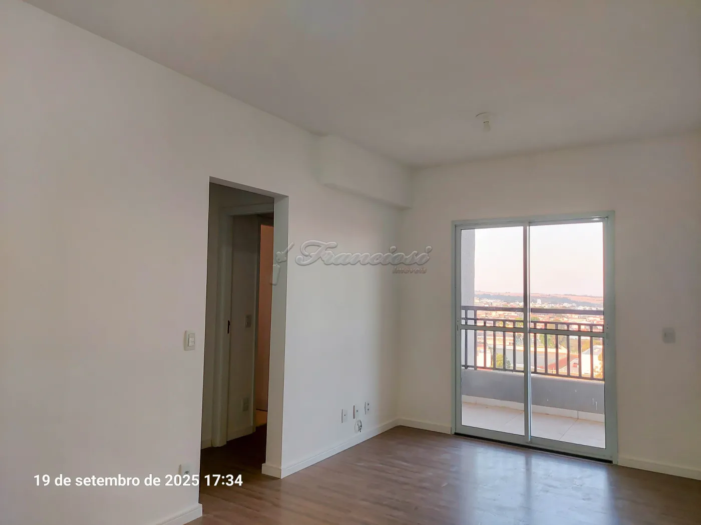 Alugar Apartamento / Condomínio em Itapetininga R$ 1.500,00 - Foto 1