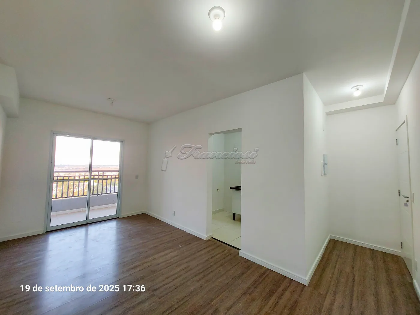 Alugar Apartamento / Condomínio em Itapetininga R$ 1.500,00 - Foto 2