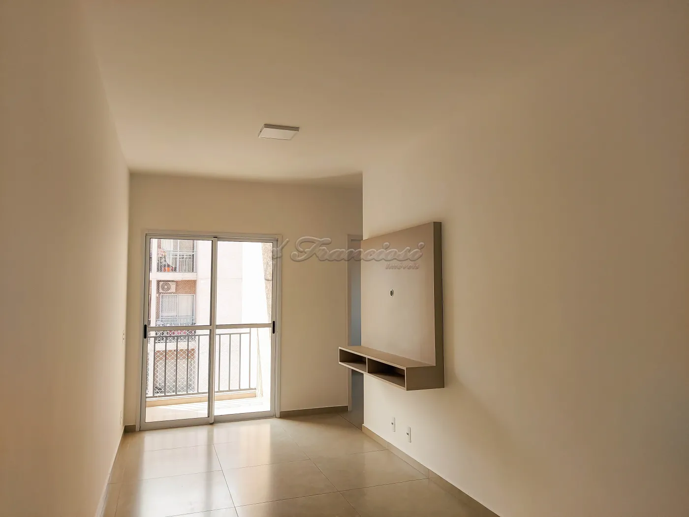 Alugar Apartamento / Condomínio em Itapetininga R$ 1.300,00 - Foto 1