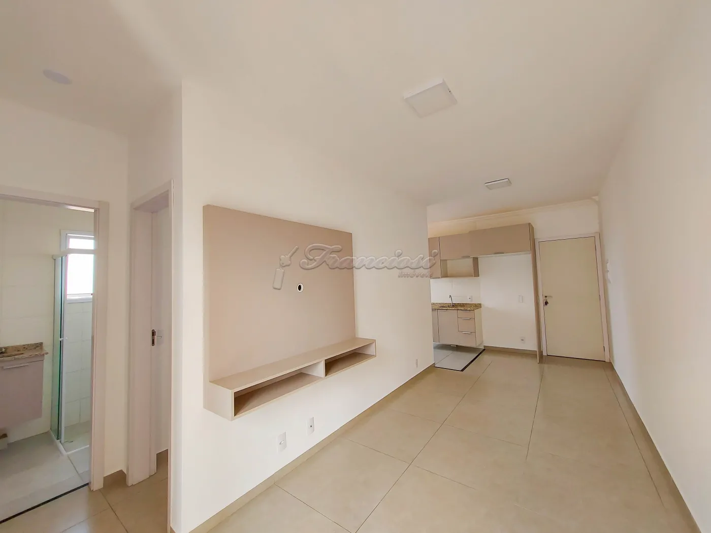 Alugar Apartamento / Condomínio em Itapetininga R$ 1.300,00 - Foto 2