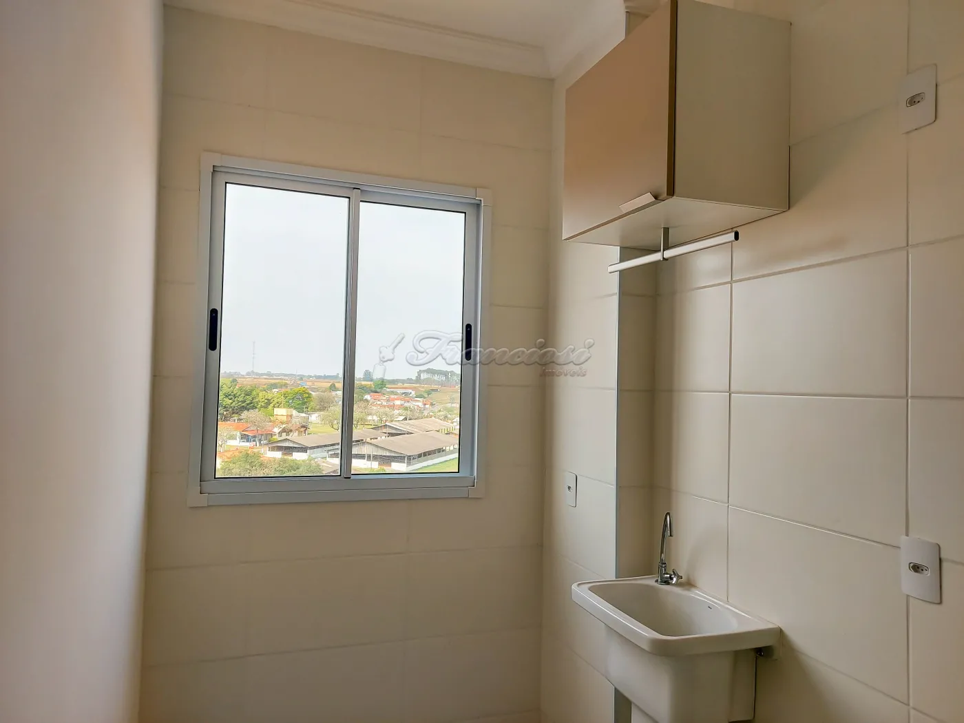Alugar Apartamento / Condomínio em Itapetininga R$ 1.300,00 - Foto 4