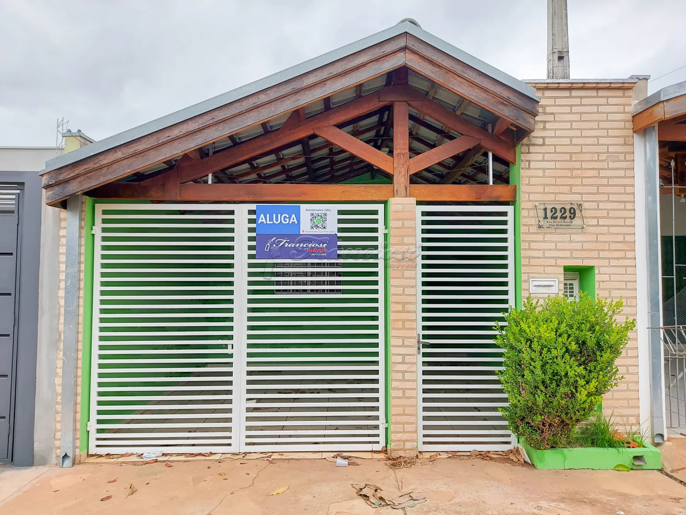 Alugar Casa / Padrão em Itapetininga R$ 1.450,00 - Foto 1