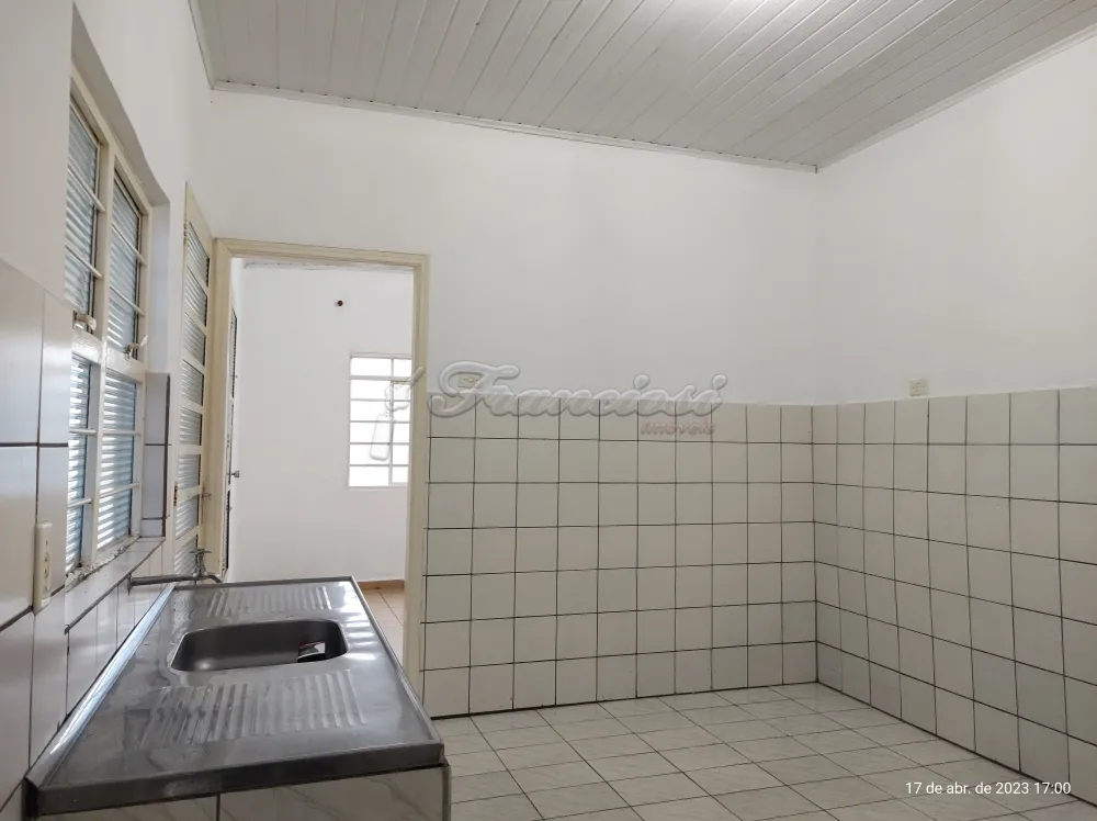 Alugar Casa / Padrão em Itapetininga R$ 950,00 - Foto 4