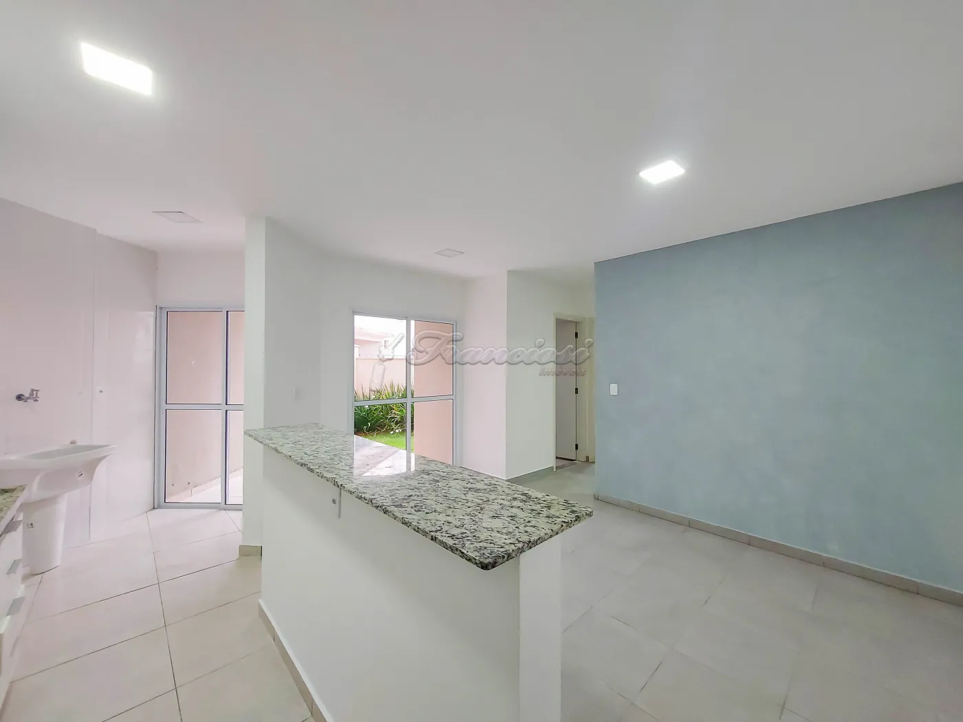 Alugar Apartamento / Condomínio em Itapetininga R$ 1.500,00 - Foto 1