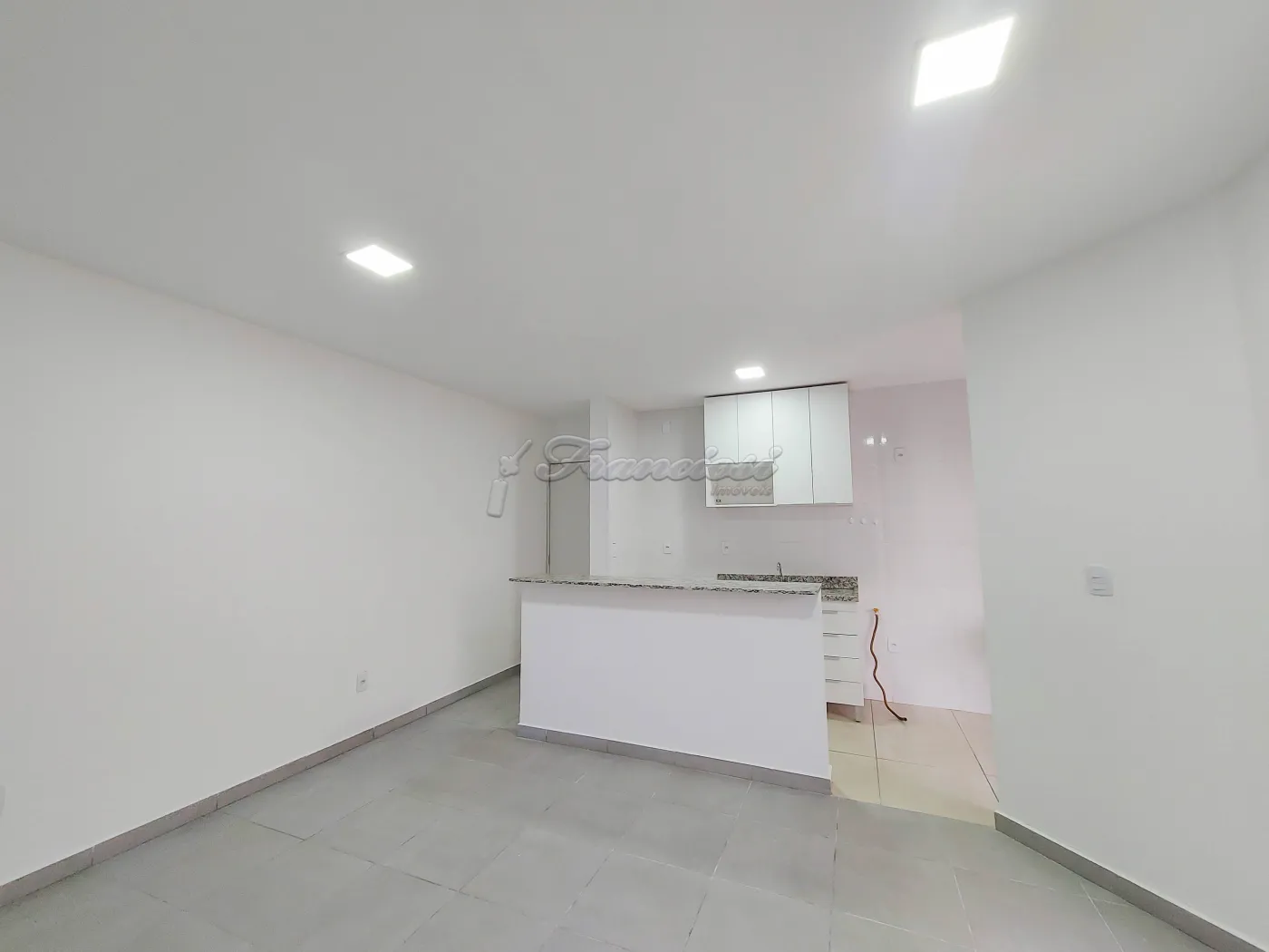 Alugar Apartamento / Condomínio em Itapetininga R$ 1.500,00 - Foto 2
