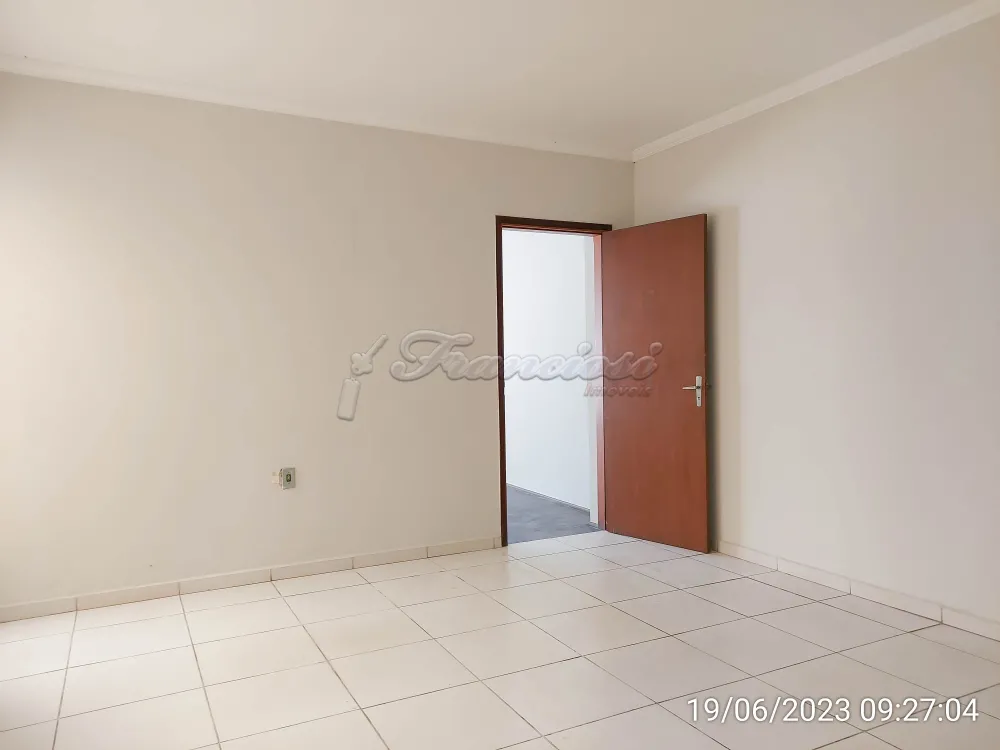 Alugar Casa / Padrão em Itapetininga R$ 1.200,00 - Foto 4