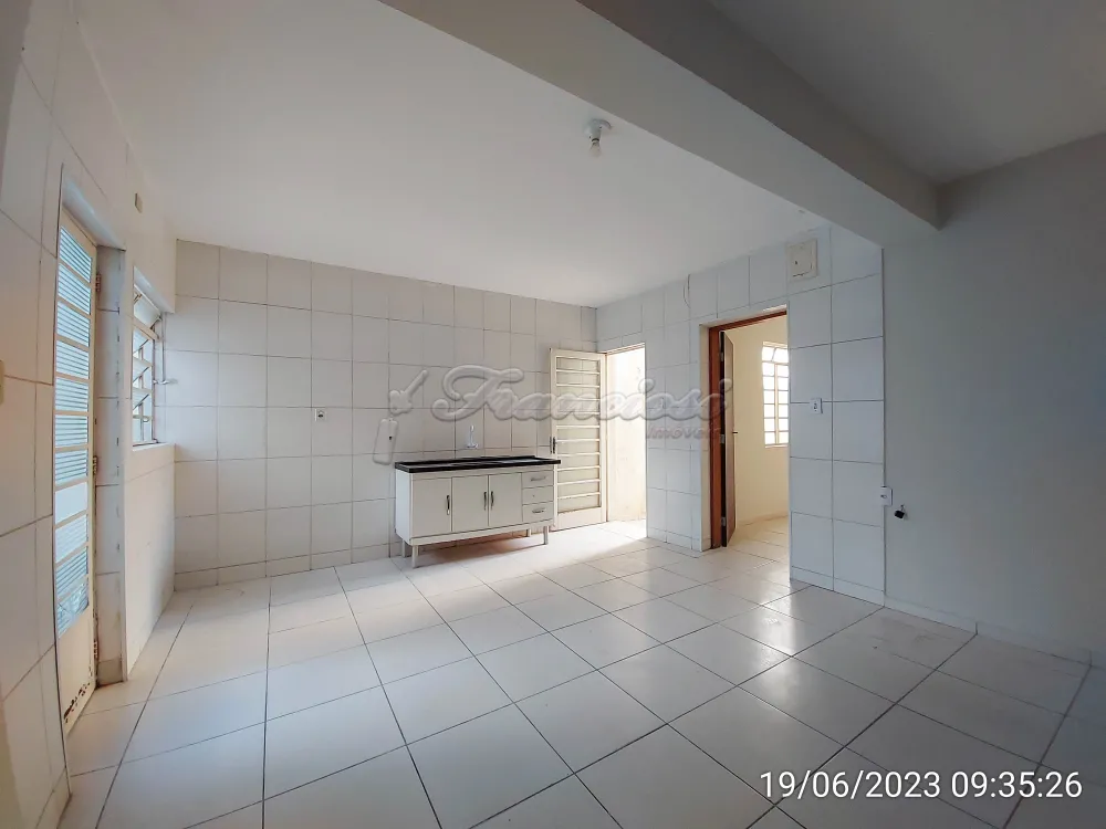 Alugar Casa / Padrão em Itapetininga R$ 1.200,00 - Foto 9