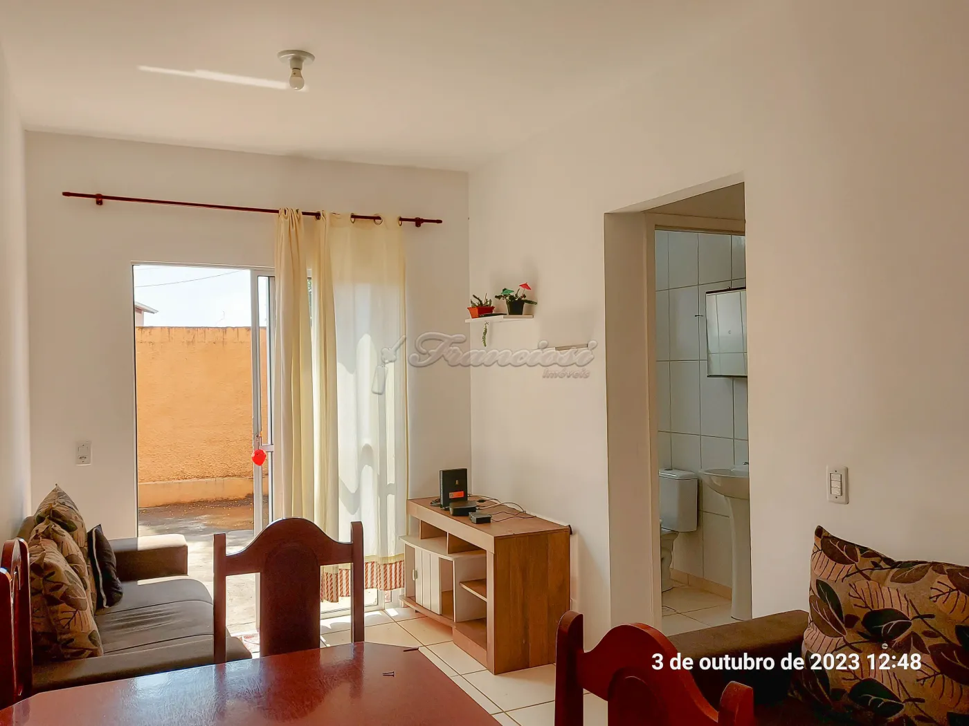 Alugar Apartamento / Condomínio em Itapetininga R$ 1.100,00 - Foto 2