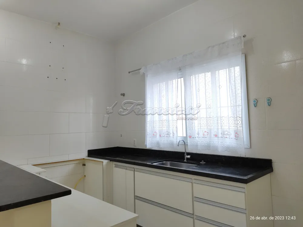 Alugar Casa / Padrão em Itapetininga R$ 2.500,00 - Foto 3