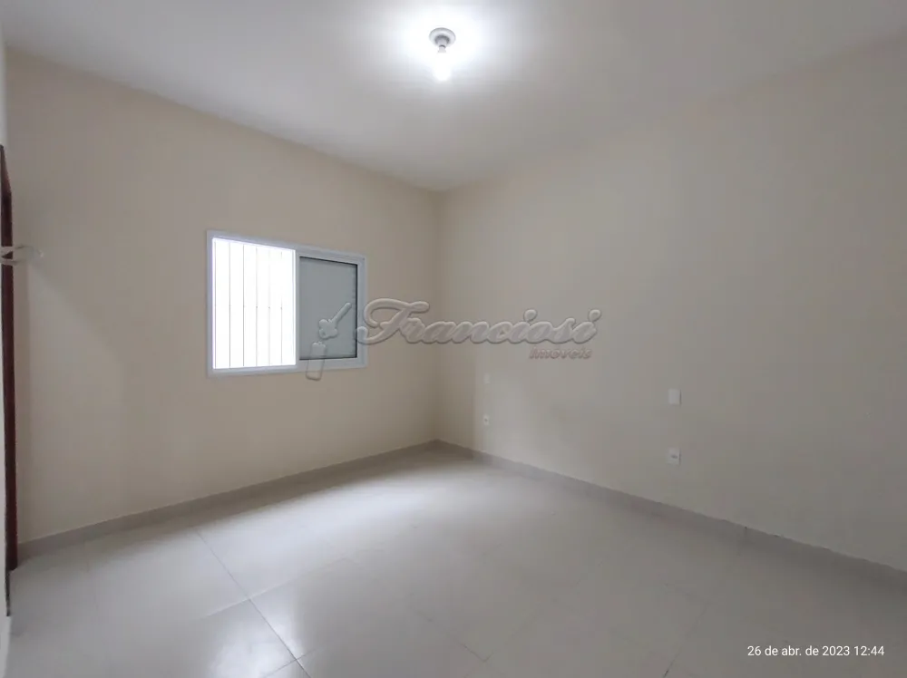 Alugar Casa / Padrão em Itapetininga R$ 2.500,00 - Foto 4