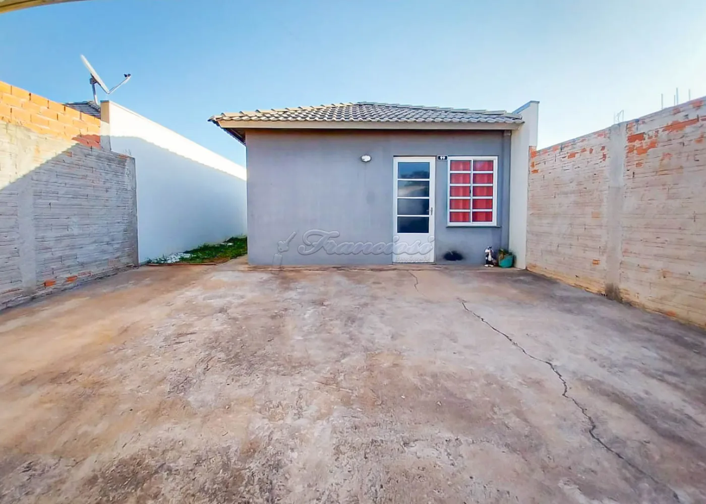 Comprar Casa / Padrão em Itapetininga R$ 200.000,00 - Foto 1