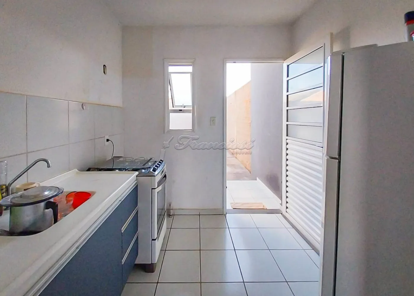 Comprar Casa / Padrão em Itapetininga R$ 200.000,00 - Foto 4