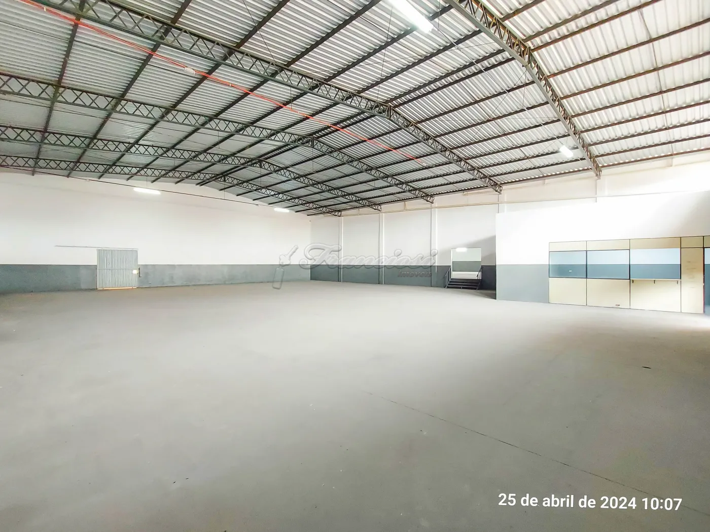 Alugar Comercial / Barracão em Itapetininga R$ 8.000,00 - Foto 1