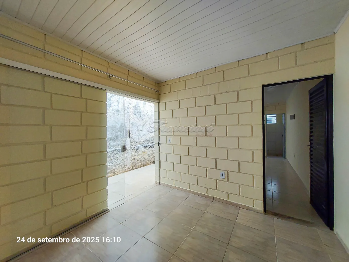 Alugar Casa / Padrão em Itapetininga R$ 700,00 - Foto 2