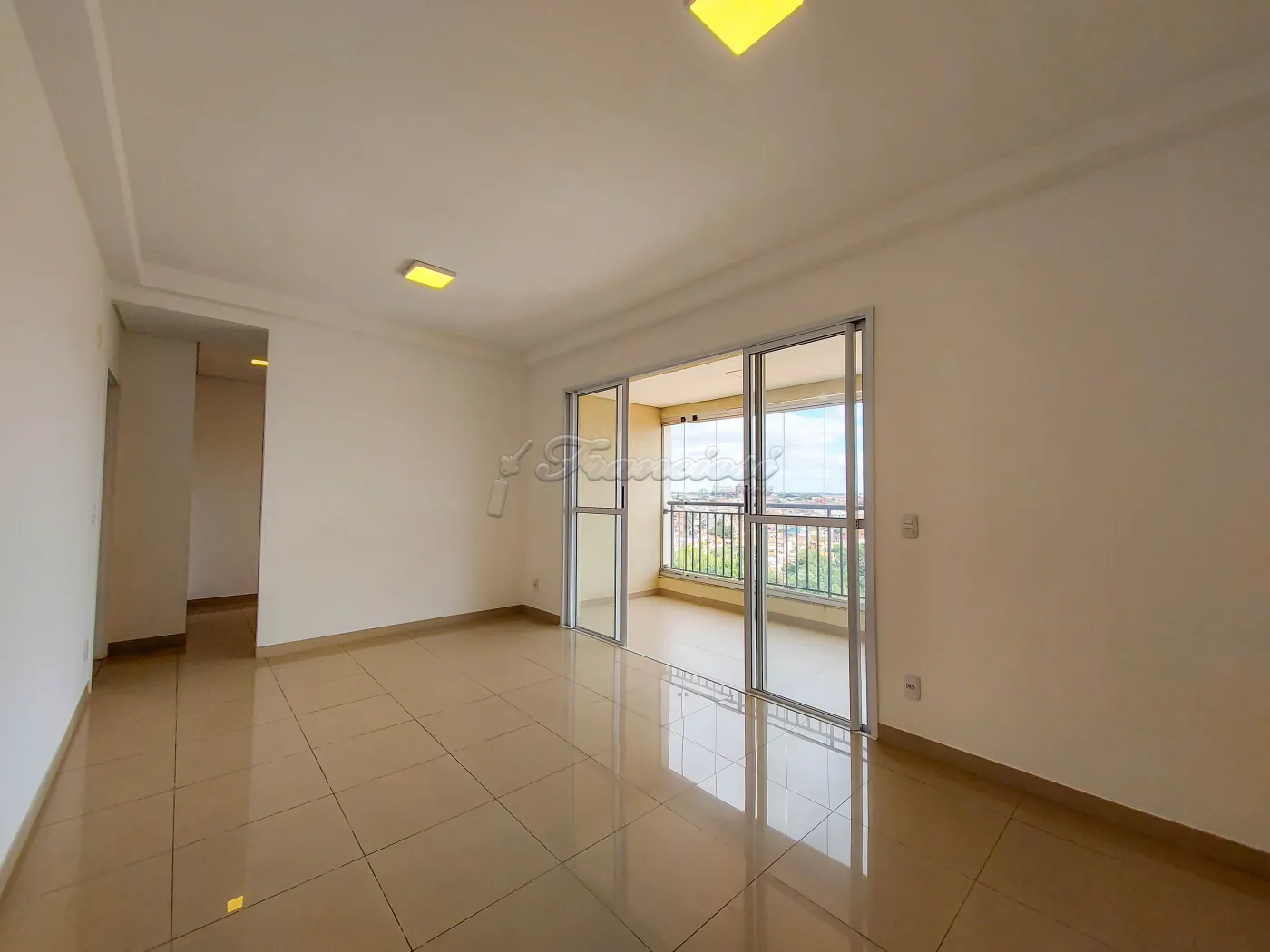 Alugar Apartamento / Condomínio em Itapetininga R$ 2.200,00 - Foto 1