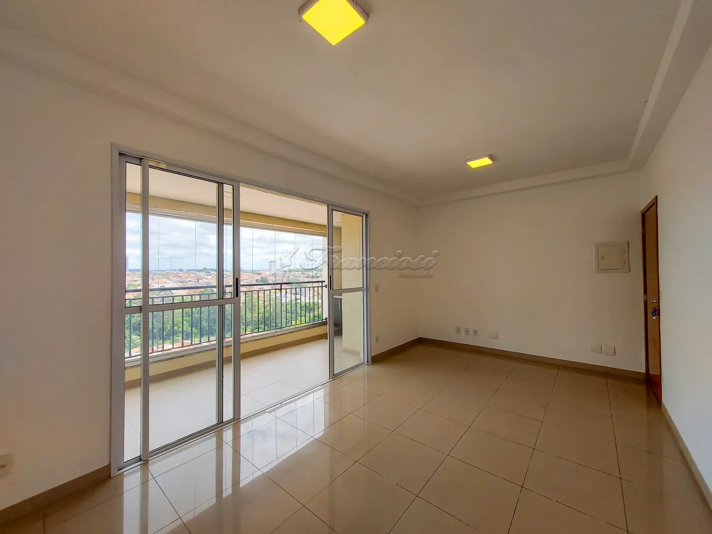 Alugar Apartamento / Condomínio em Itapetininga R$ 2.200,00 - Foto 2