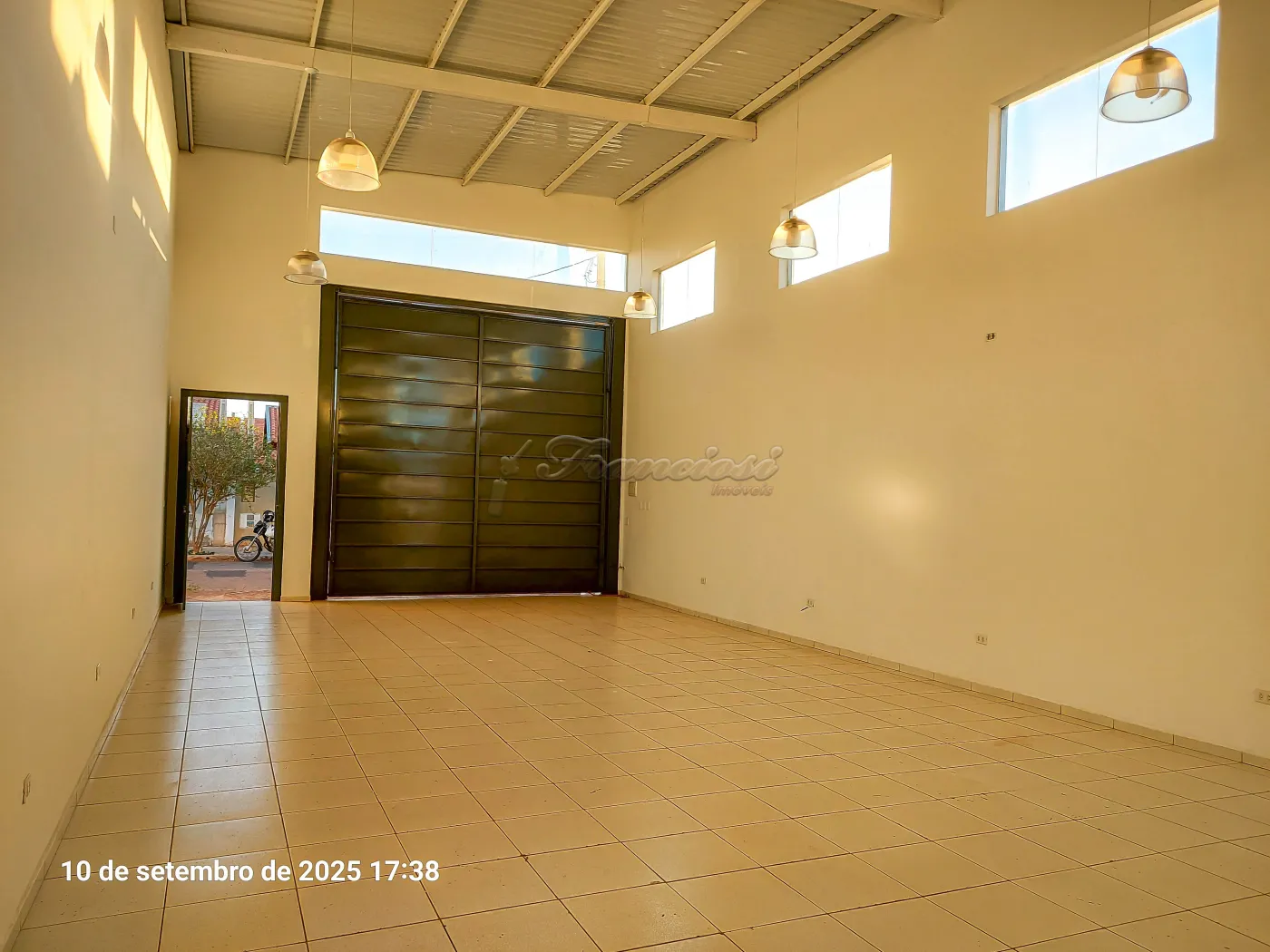 Alugar Comercial / Salão em Itapetininga R$ 3.300,00 - Foto 3