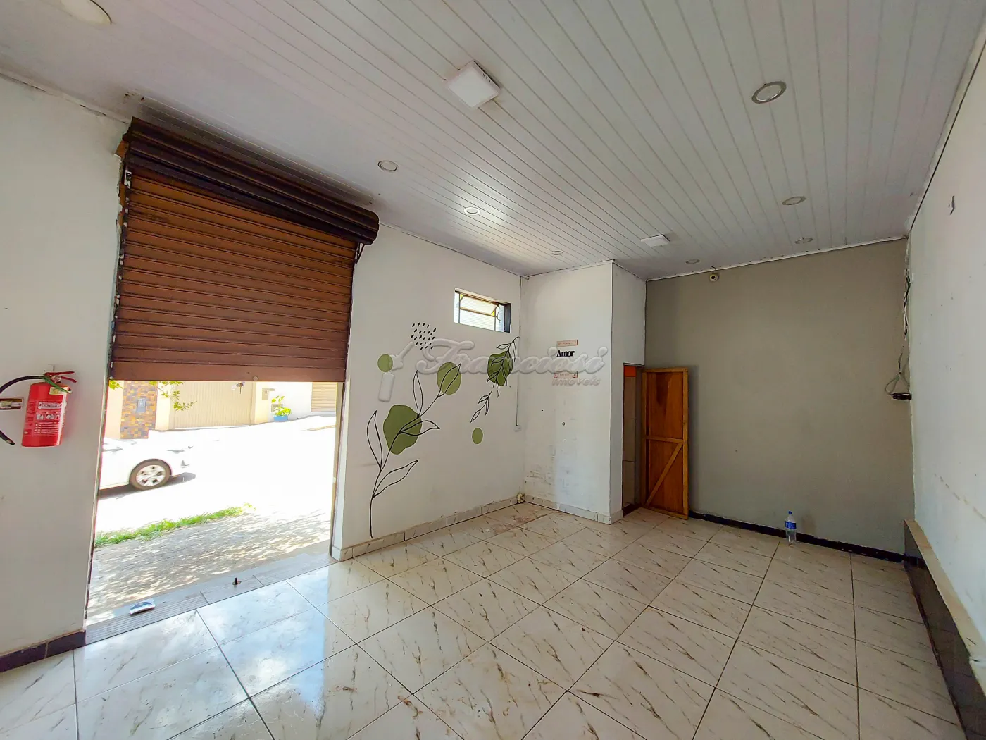 Alugar Casa / Padrão em Itapetininga R$ 1.600,00 - Foto 2