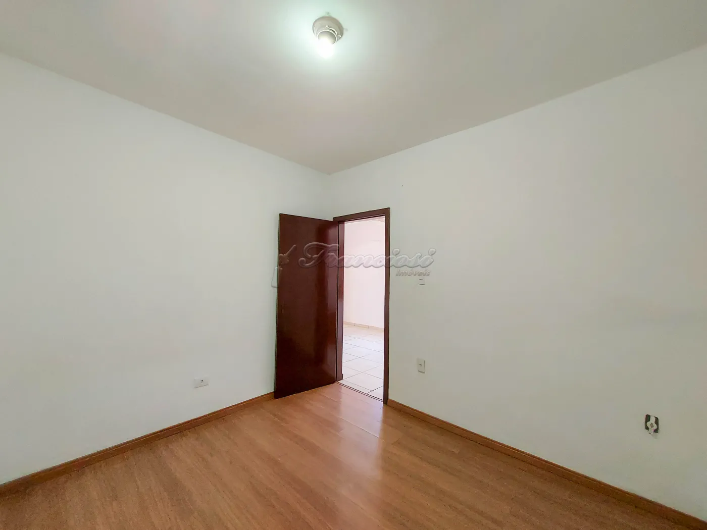 Alugar Casa / Padrão em Itapetininga R$ 1.600,00 - Foto 8