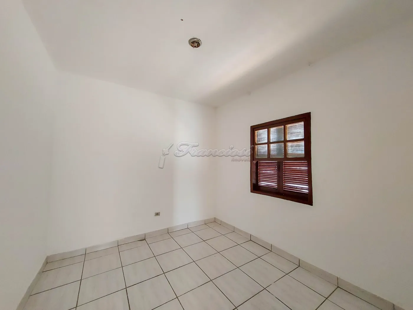 Alugar Casa / Padrão em Itapetininga R$ 1.600,00 - Foto 10