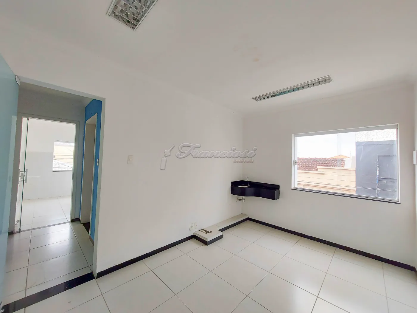 Alugar Comercial / Sala em Itapetininga R$ 1.800,00 - Foto 5