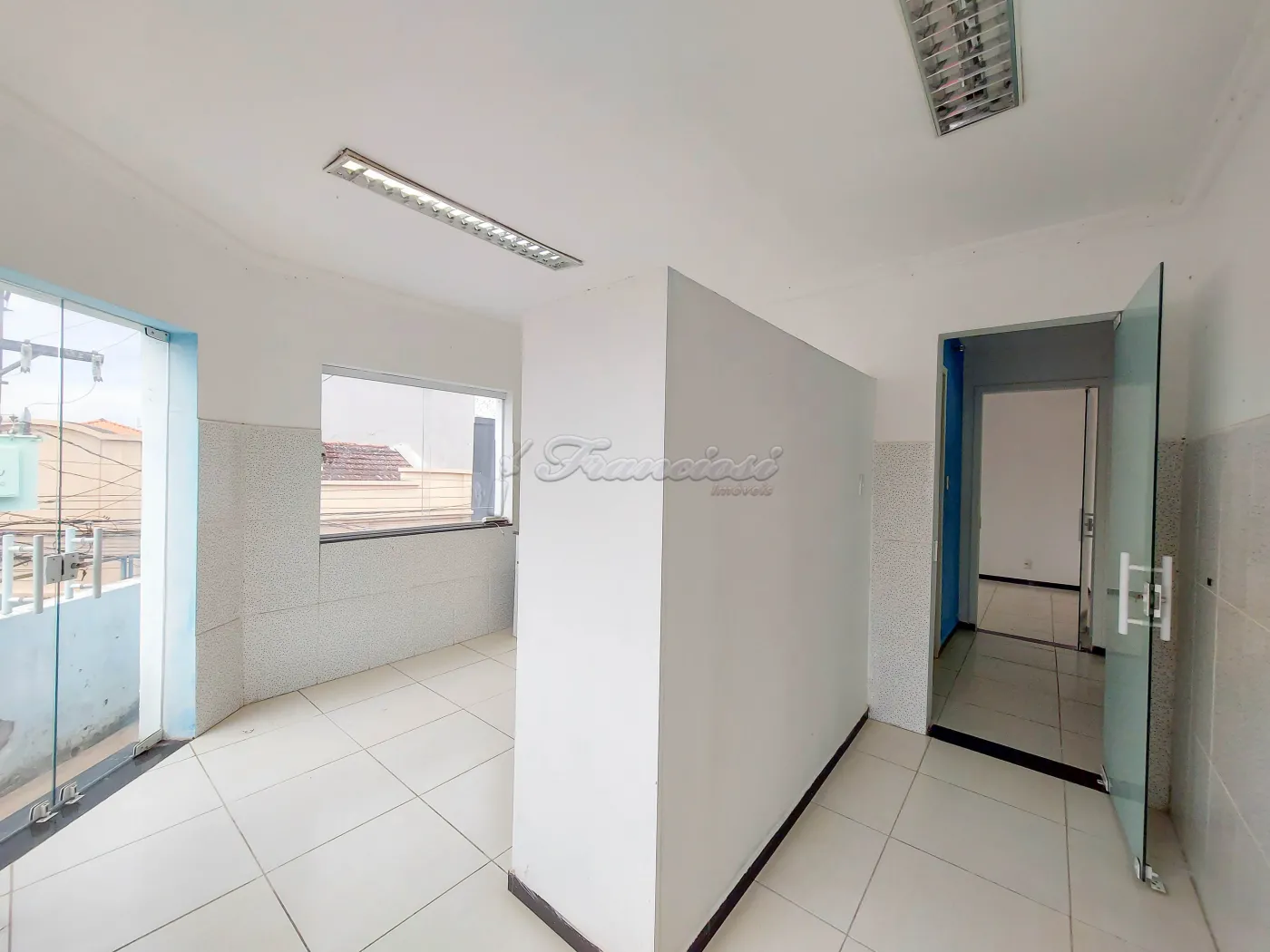 Alugar Comercial / Sala em Itapetininga R$ 1.800,00 - Foto 11