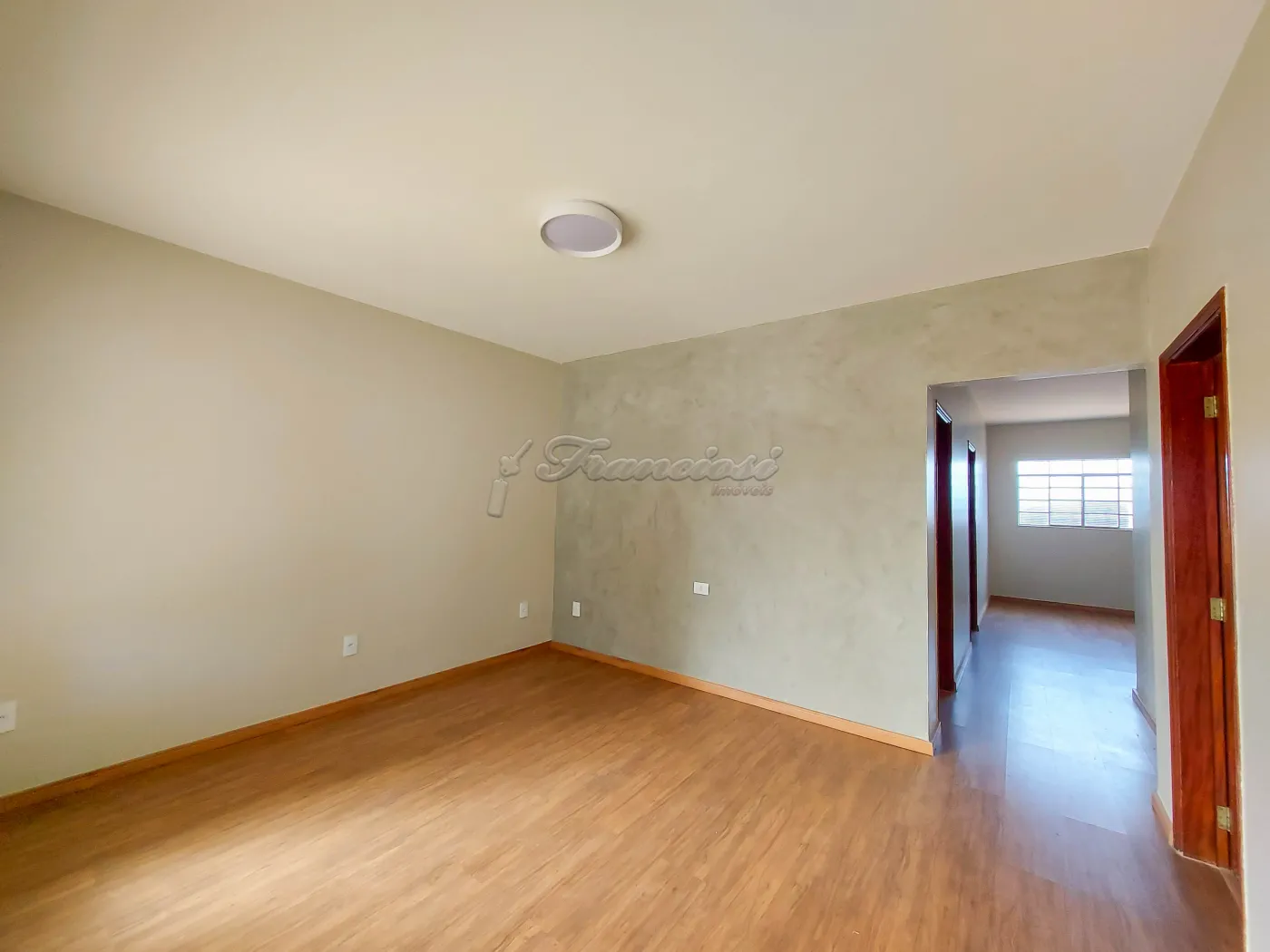 Alugar Casa / Padrão em Itapetininga R$ 2.200,00 - Foto 1