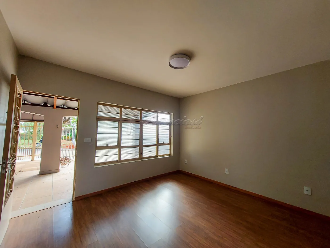 Alugar Casa / Padrão em Itapetininga R$ 2.200,00 - Foto 2