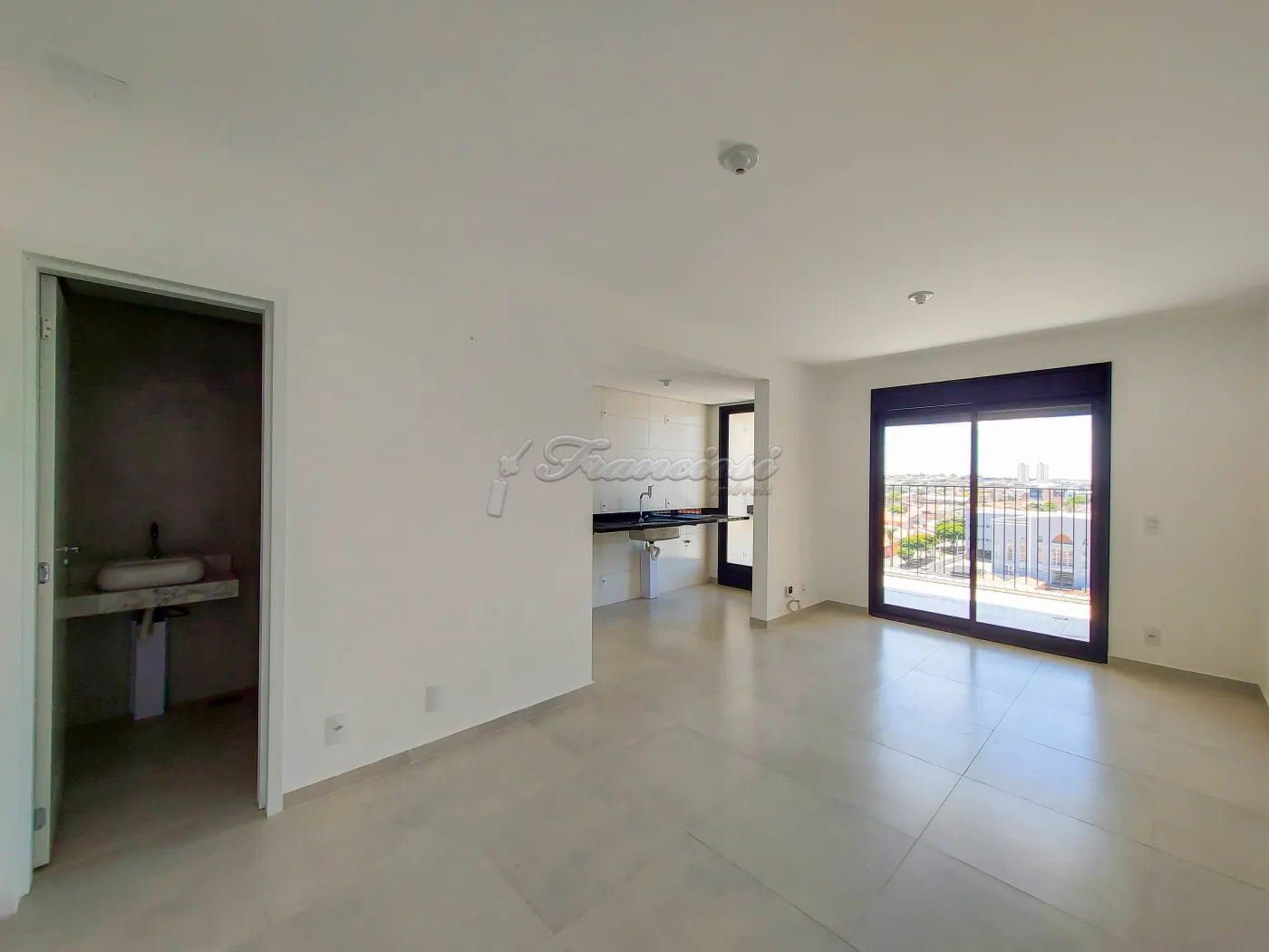 Alugar Apartamento / Condomínio em Itapetininga R$ 1.650,00 - Foto 2