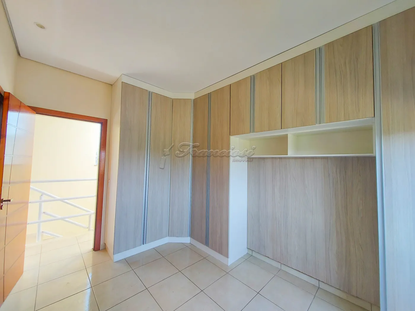 Alugar Casa / Padrão em Itapetininga R$ 2.500,00 - Foto 2