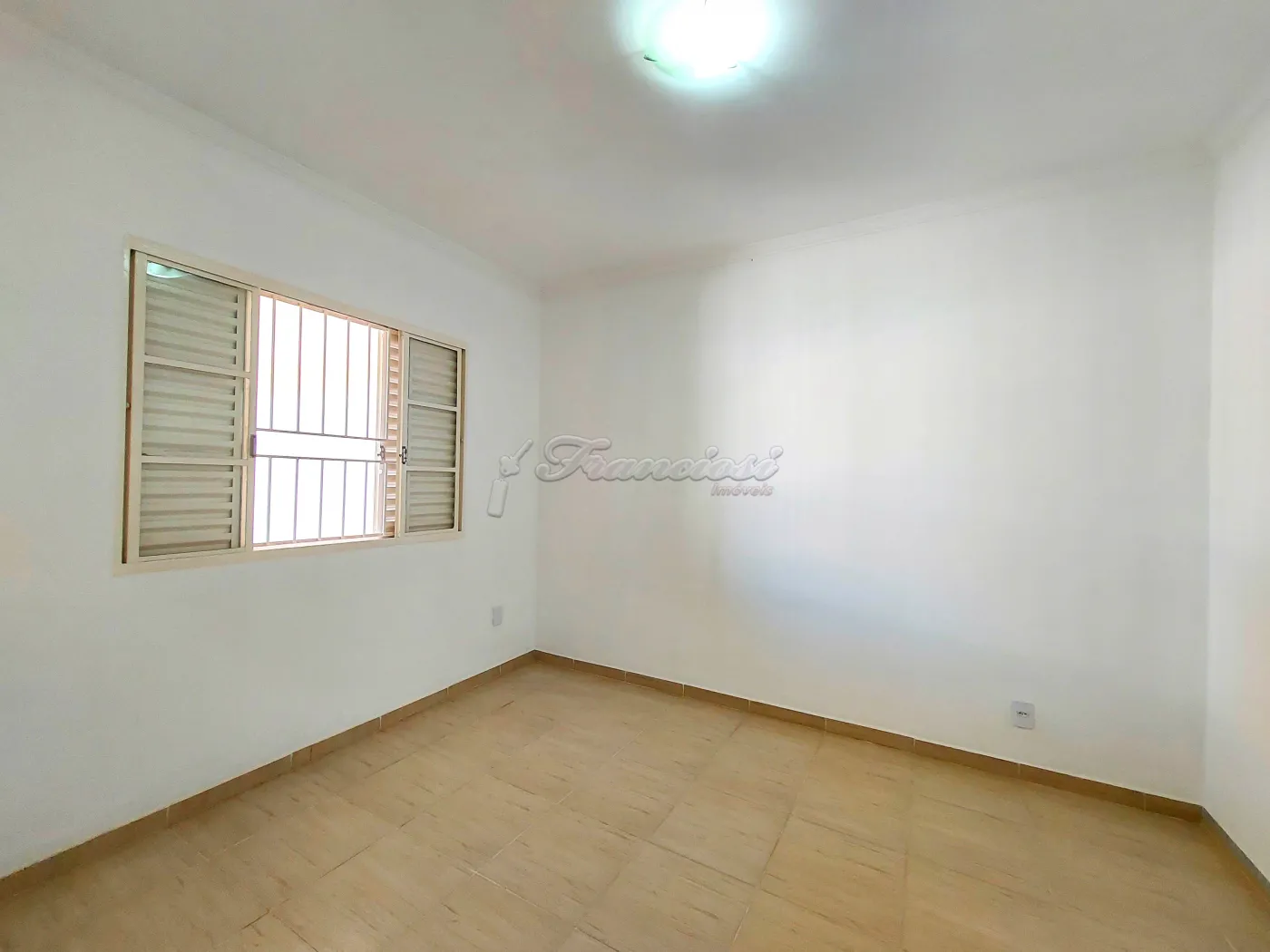 Alugar Casa / Padrão em Itapetininga R$ 1.600,00 - Foto 4