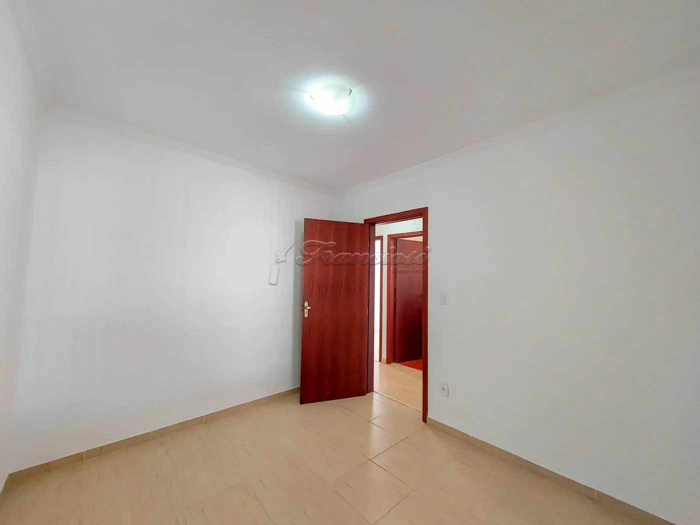 Alugar Casa / Padrão em Itapetininga R$ 1.600,00 - Foto 6