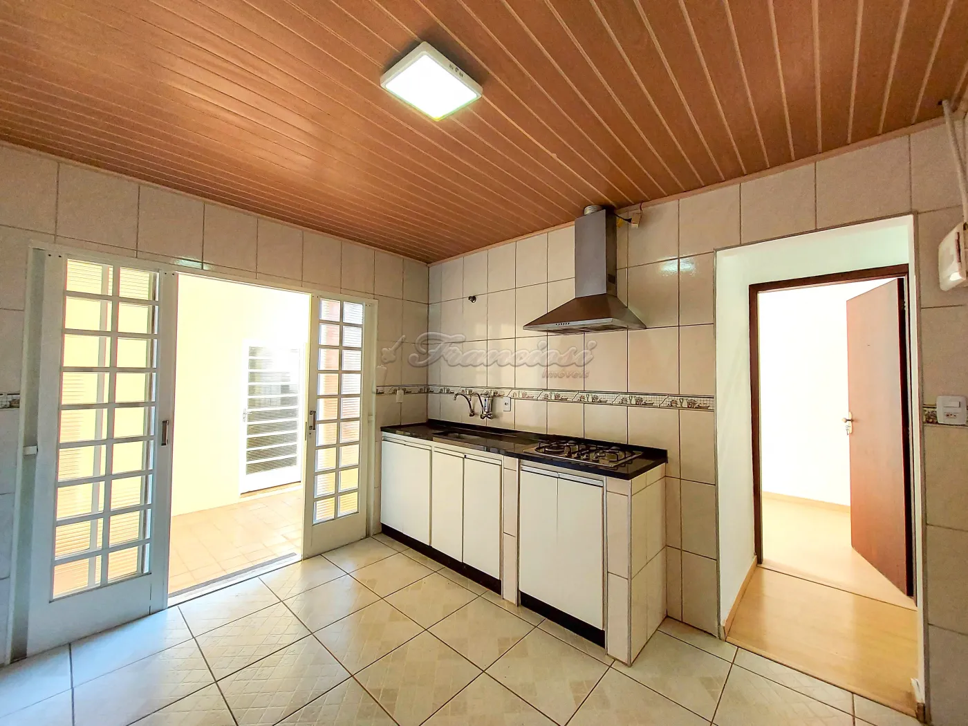 Alugar Casa / Padrão em Itapetininga R$ 1.600,00 - Foto 10