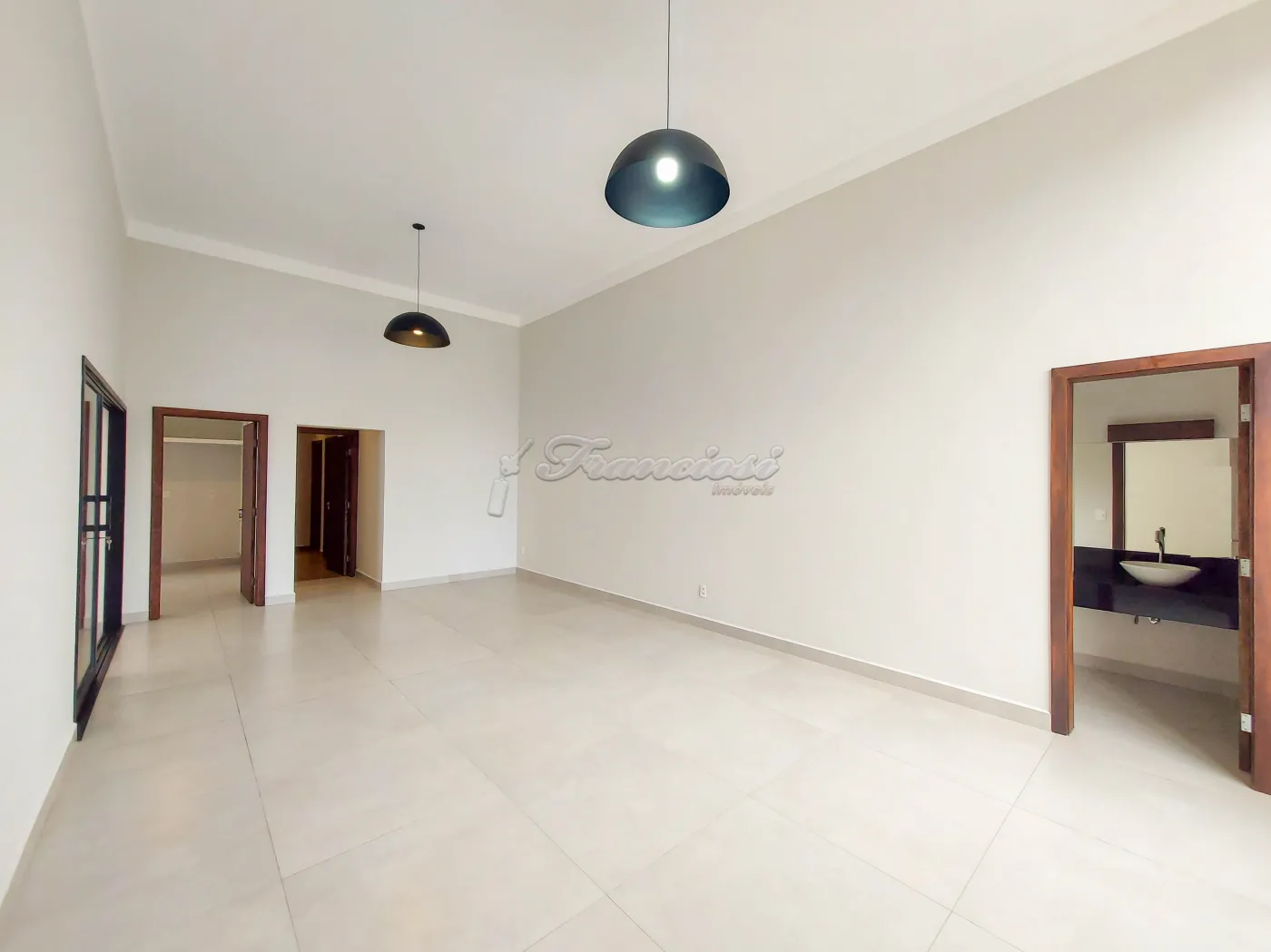 Alugar Casa / Condomínio em Itapetininga R$ 4.500,00 - Foto 1