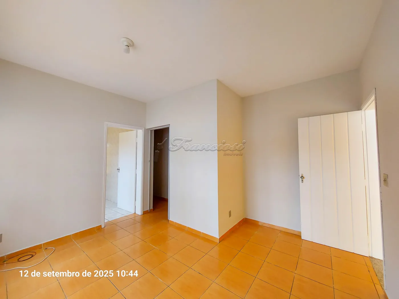 Alugar Casa / Padrão em Itapetininga R$ 1.600,00 - Foto 2