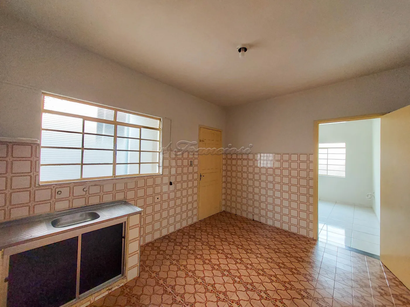 Alugar Casa / Padrão em Itapetininga R$ 790,00 - Foto 4