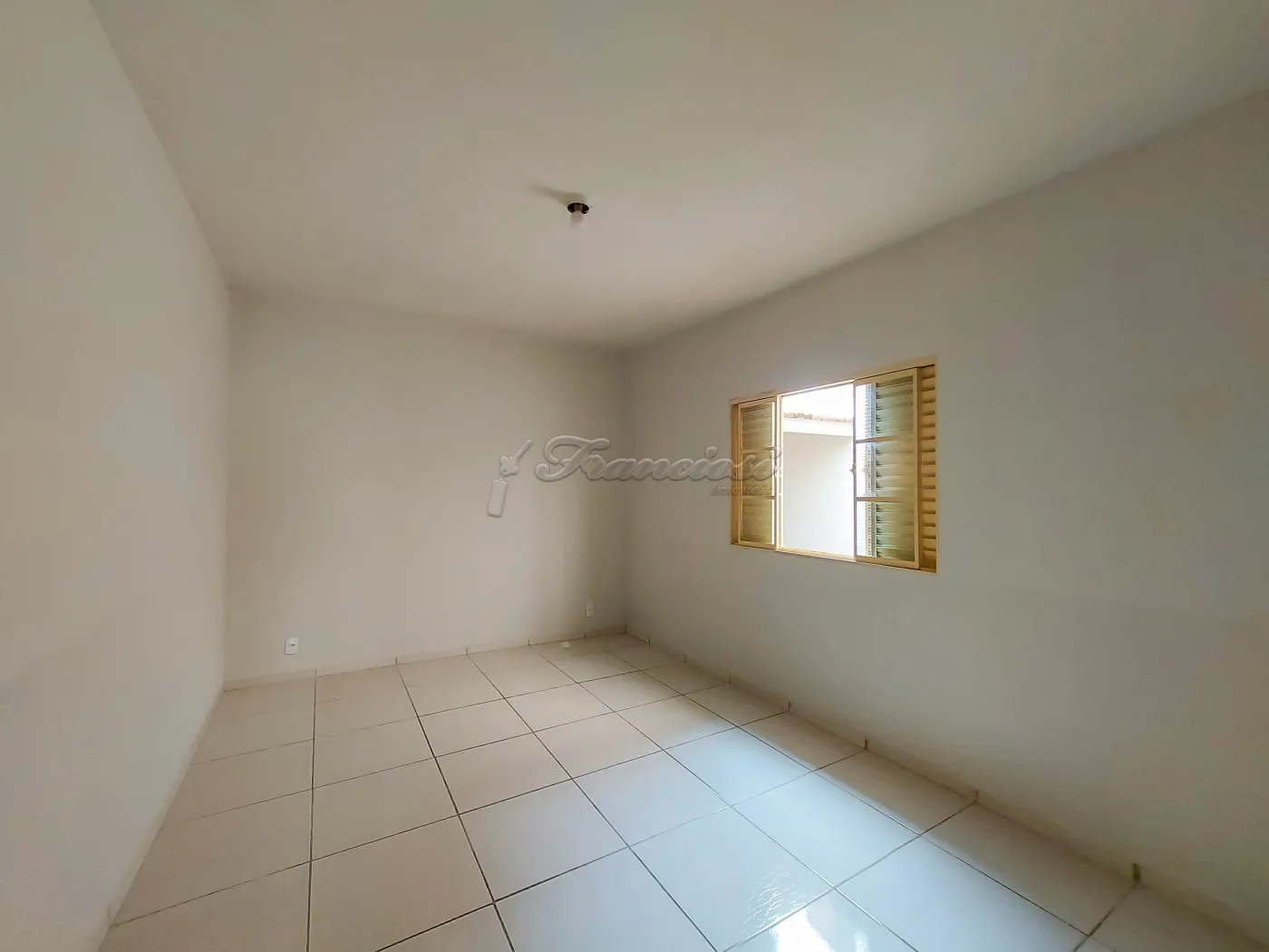 Alugar Casa / Padrão em Itapetininga R$ 790,00 - Foto 6