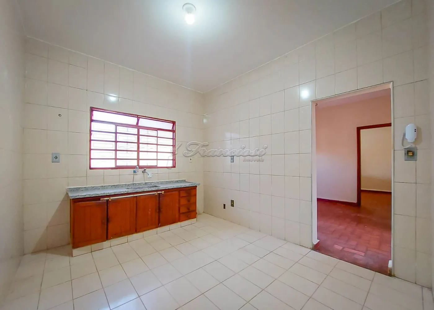 Comprar Casa / Padrão em Itapetininga R$ 300.000,00 - Foto 6