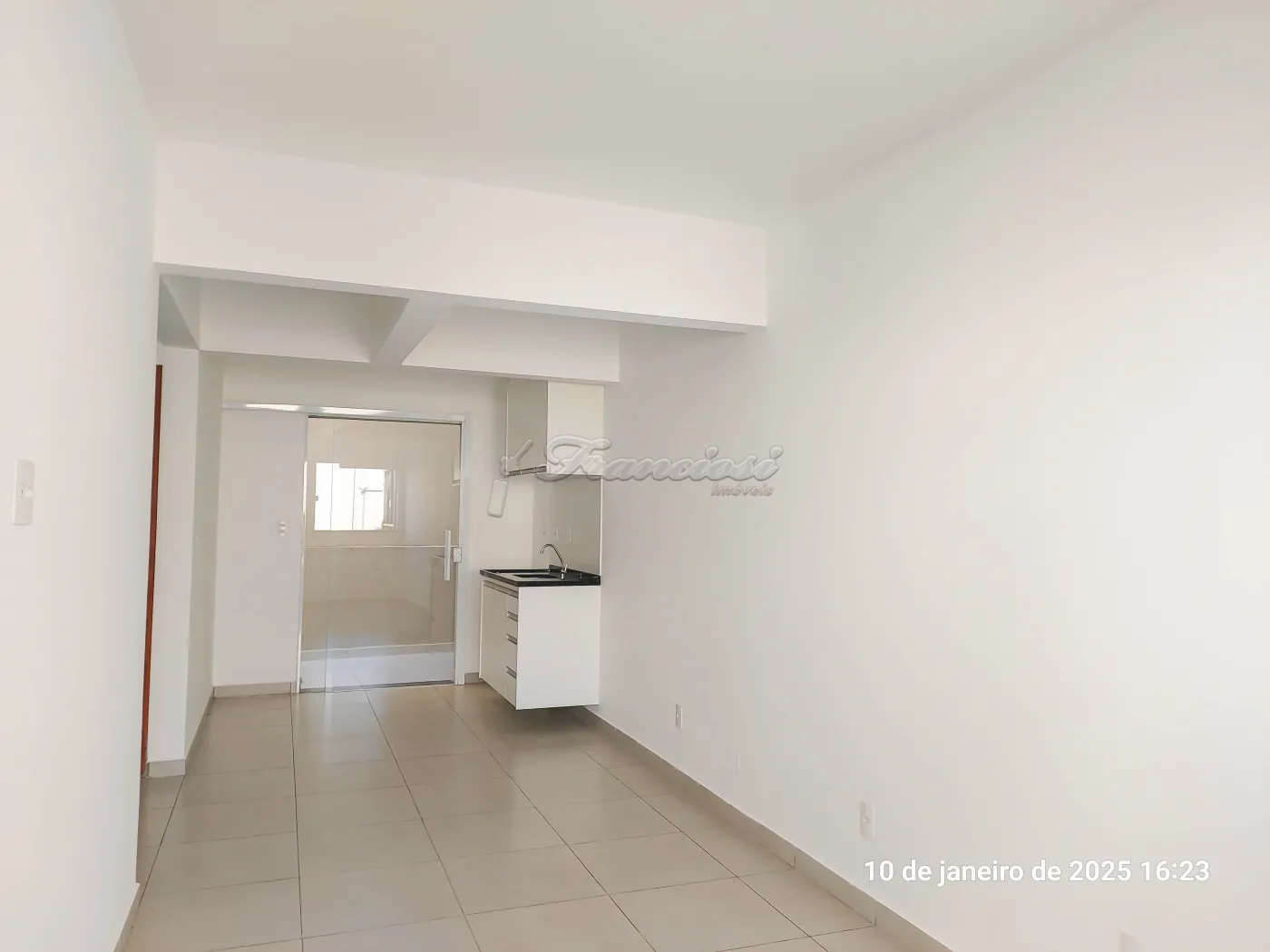 Alugar Casa / Condomínio em Itapetininga R$ 1.500,00 - Foto 2