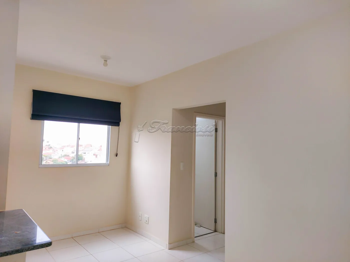 Alugar Apartamento / Condomínio em Itapetininga R$ 1.100,00 - Foto 1