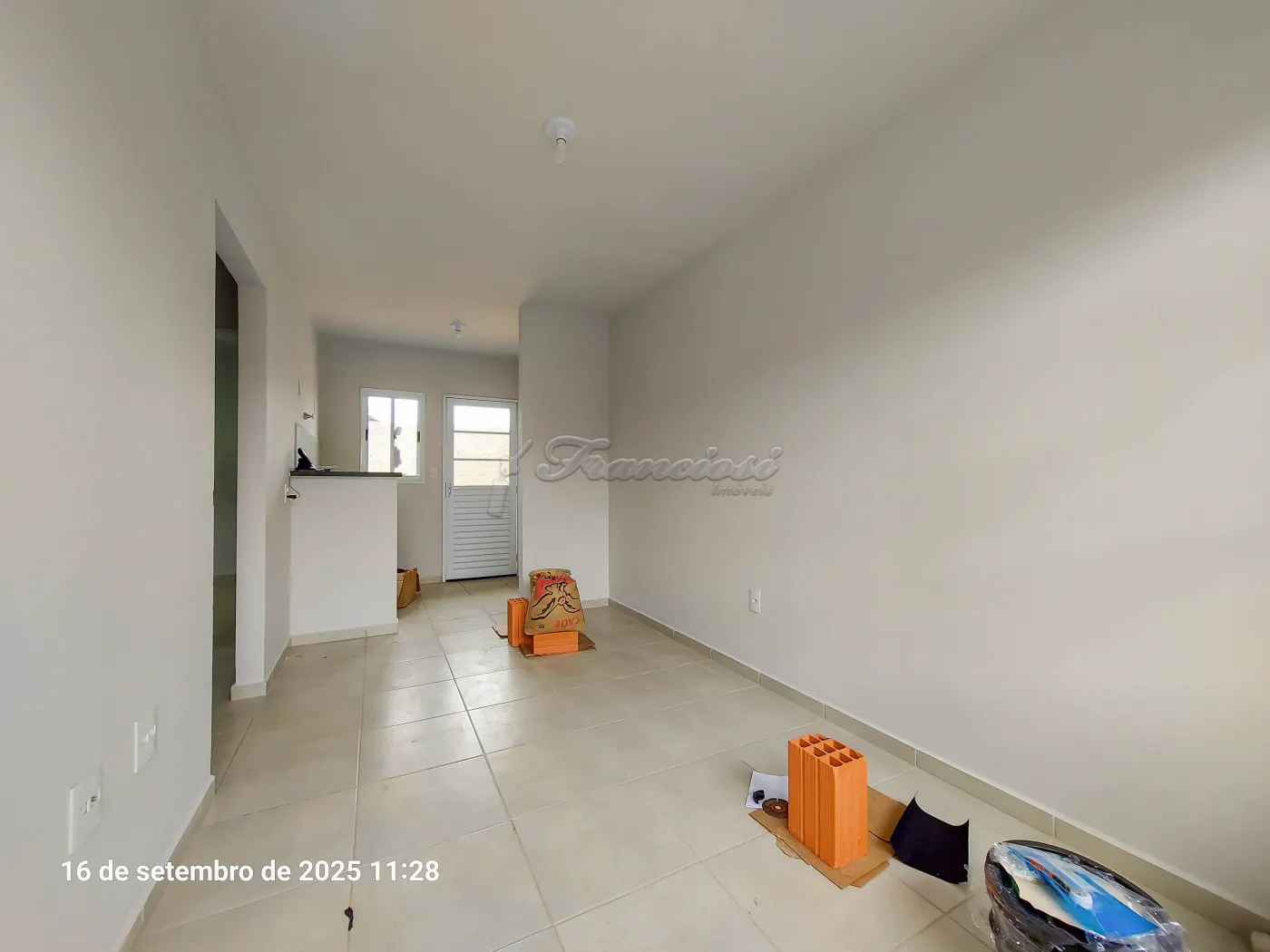 Alugar Casa / Padrão em Itapetininga R$ 1.250,00 - Foto 1