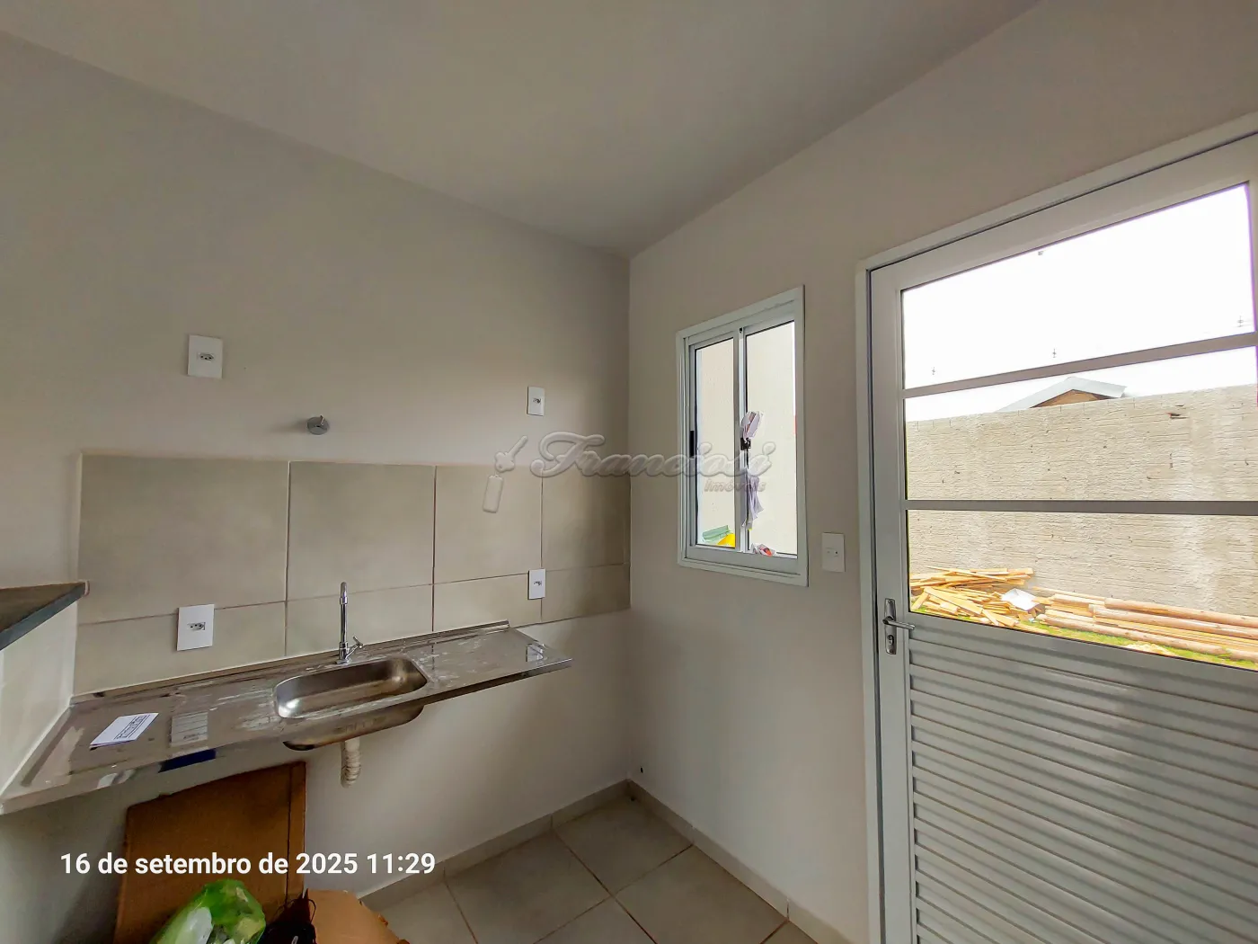 Alugar Casa / Padrão em Itapetininga R$ 1.250,00 - Foto 3